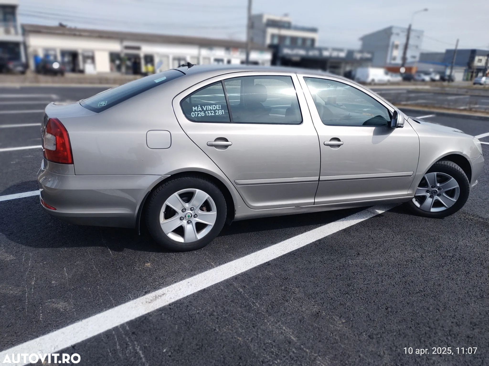 Skoda Octavia 1.6 MPI Ambiente - 12