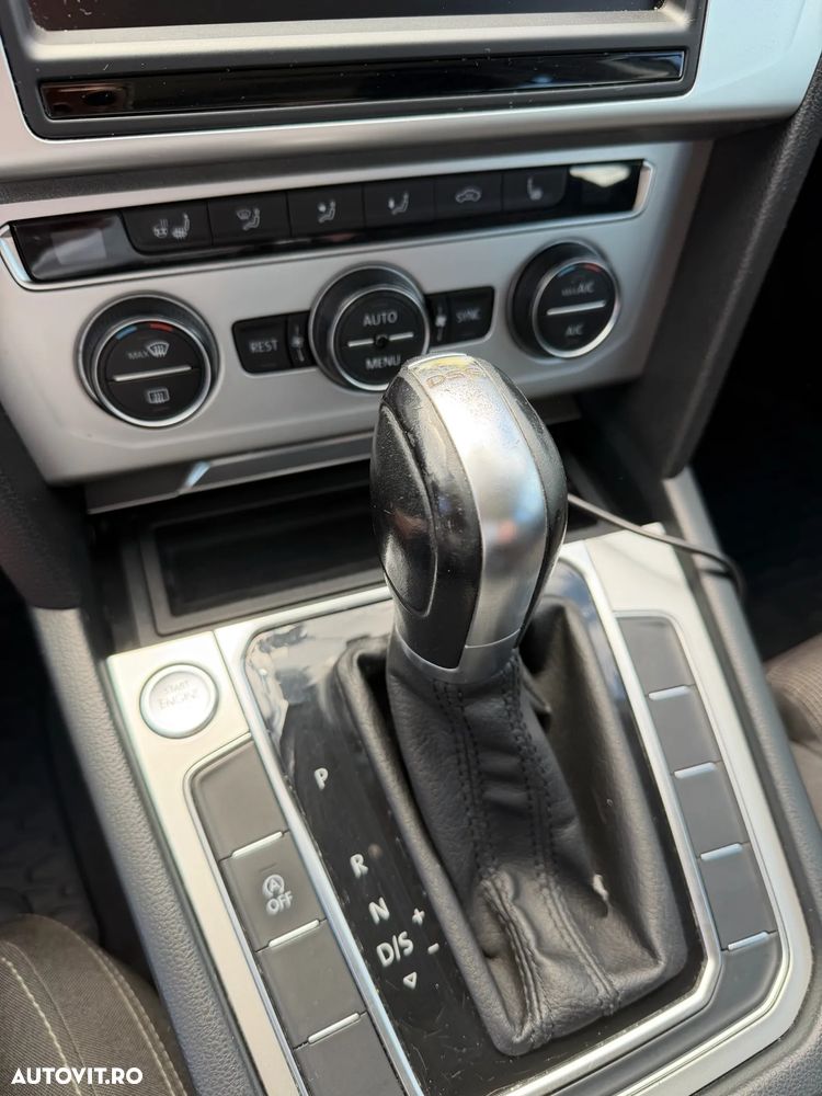 Volkswagen Passat - 15
