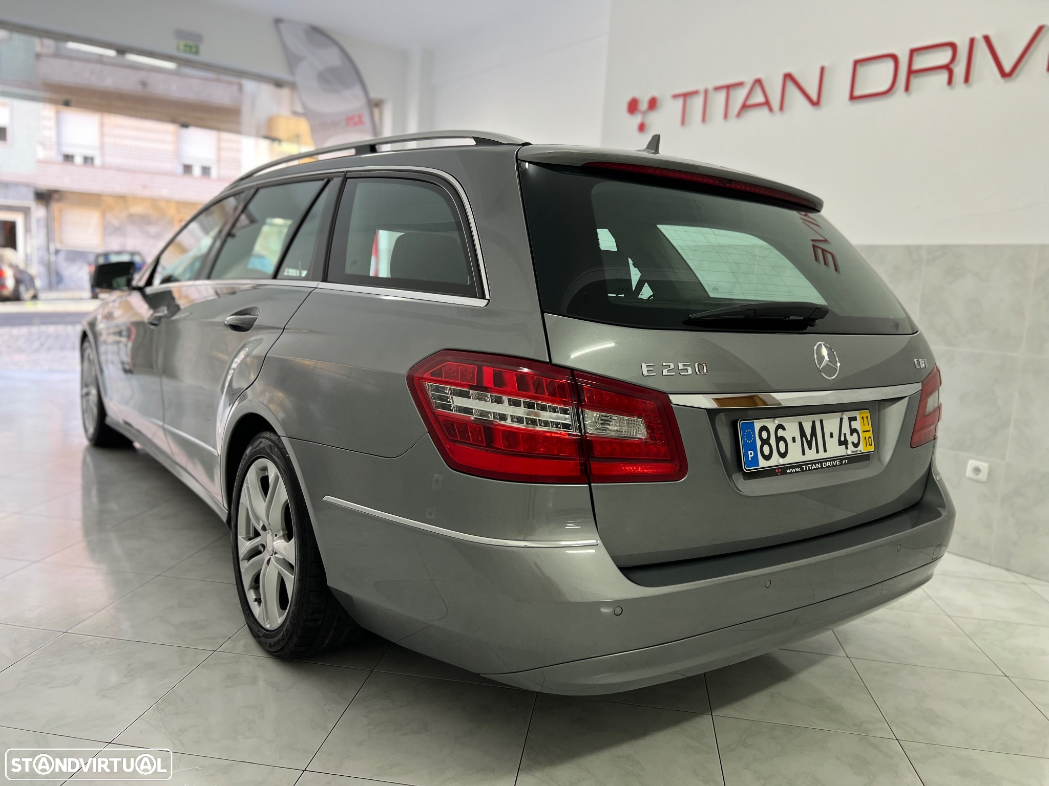 Mercedes-Benz E 250 CDi Avantgarde BlueEfficiency - 4