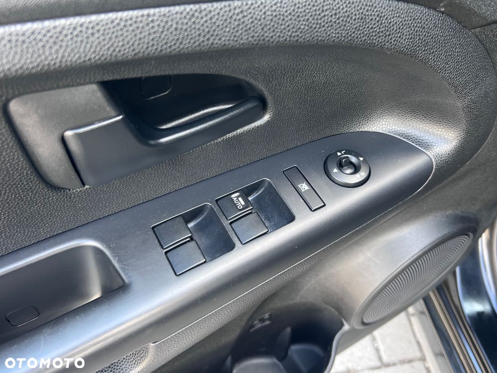Kia Venga 1.4 CVVT Attract - 14