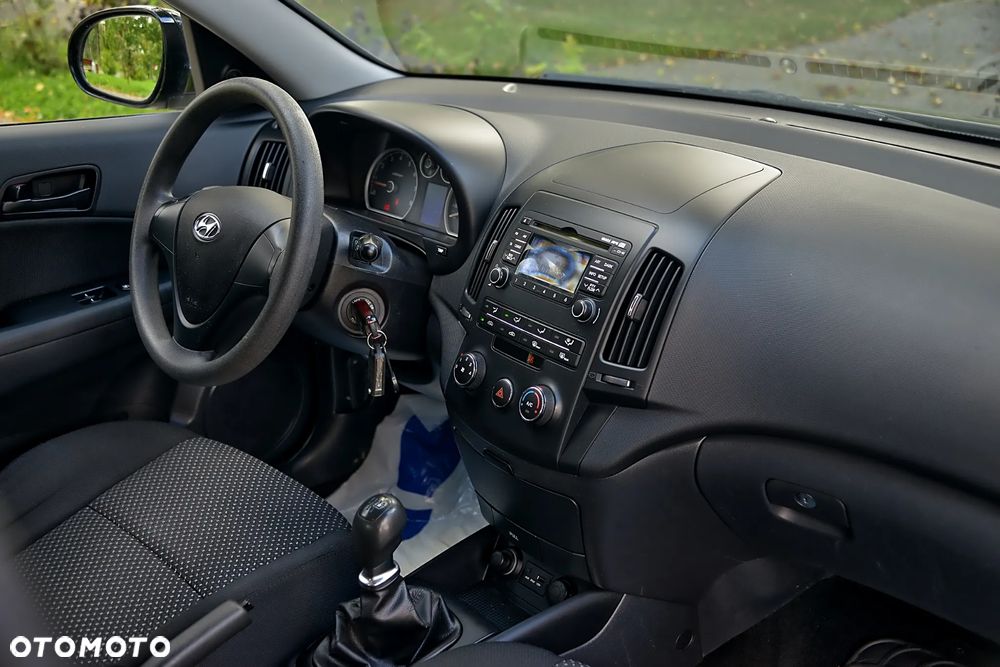 Hyundai i30 1.4 Comfort EU5 - 21
