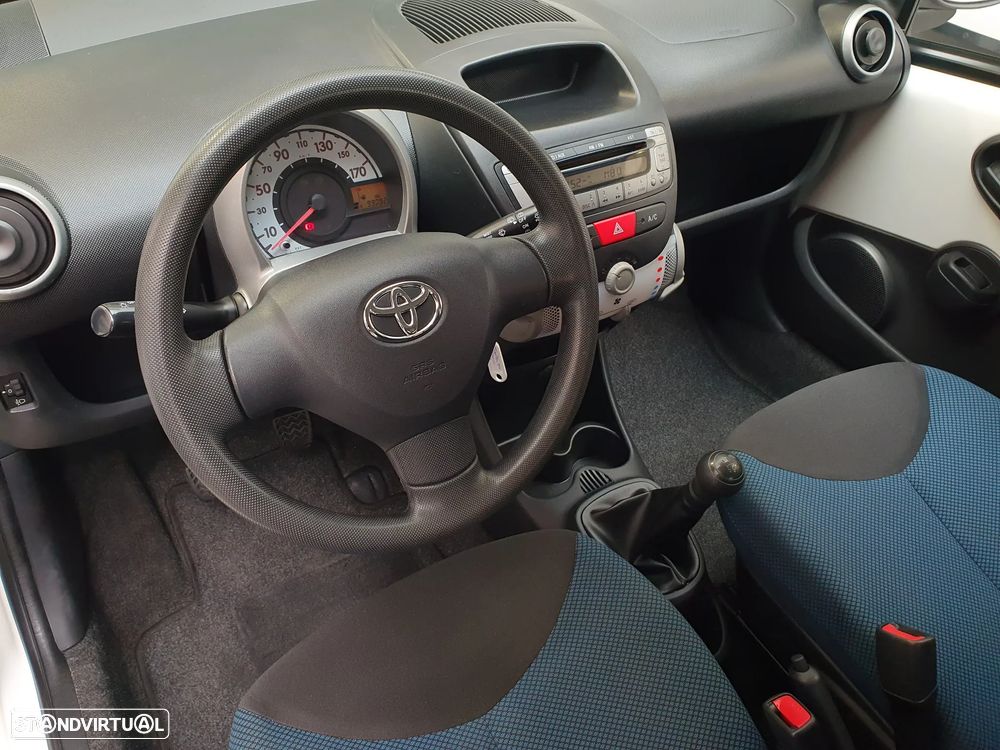 Toyota Aygo 1.0 + AC - 3