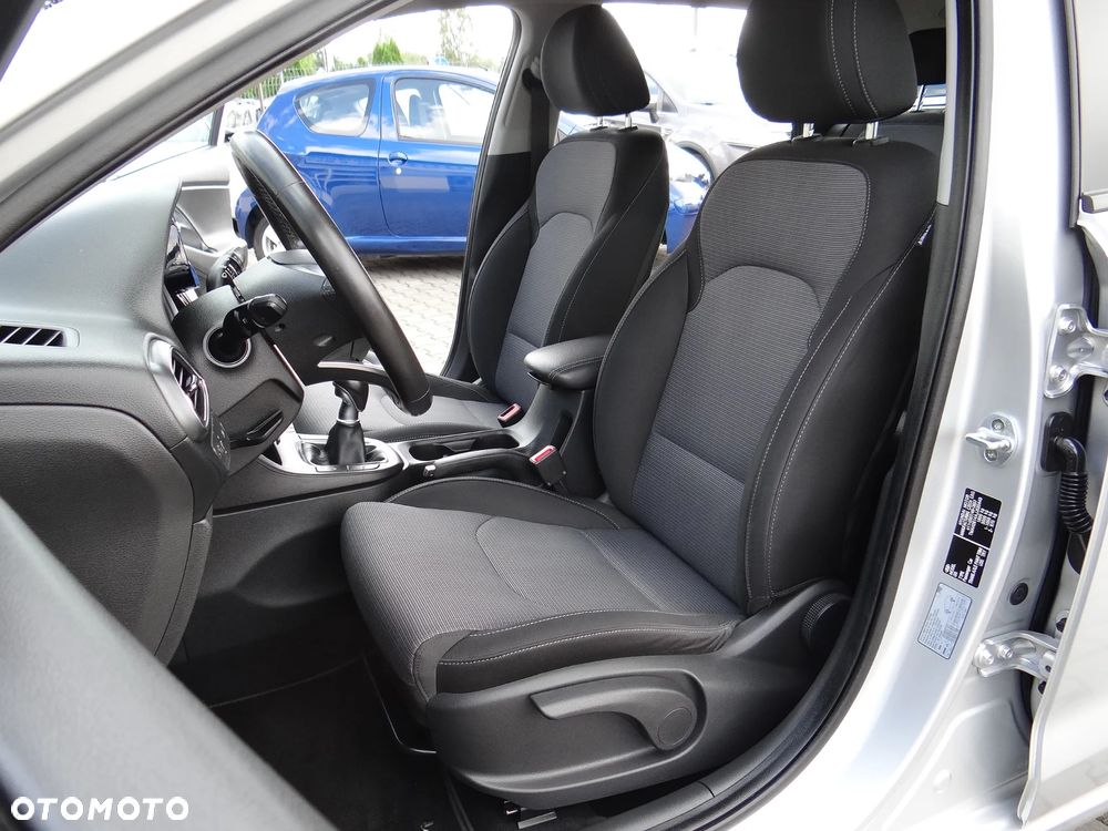 Hyundai i30 Kombi 1.4 Passion Plus - 19