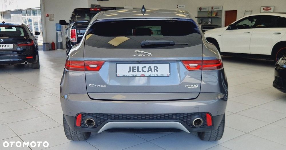 Jaguar E-Pace - 12