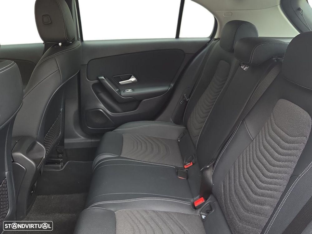 Mercedes-Benz A 250 e - 21