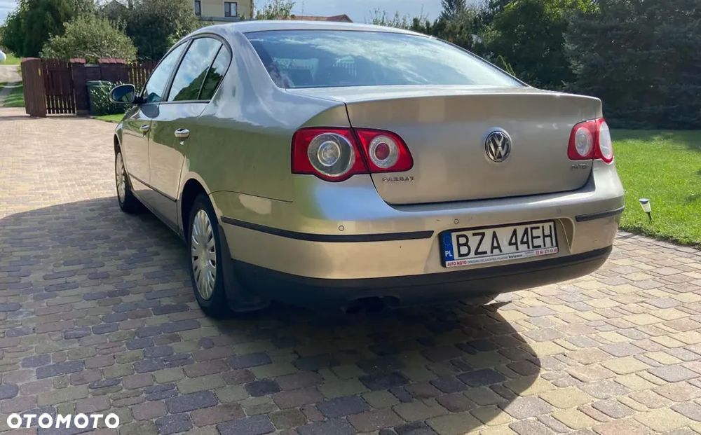 Volkswagen Passat - 4