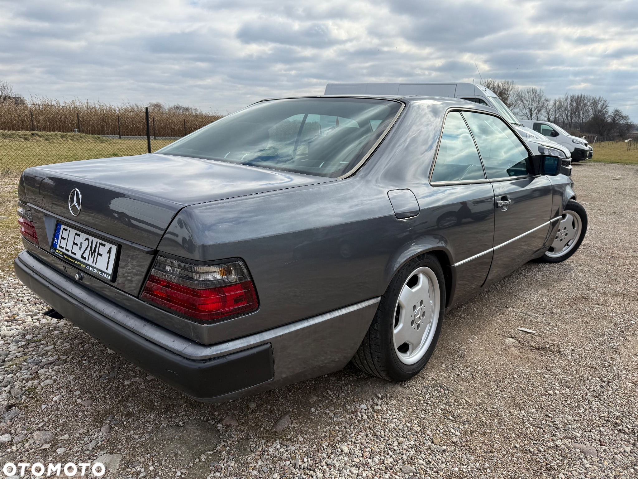 Mercedes-Benz Klasa E 200 - 21