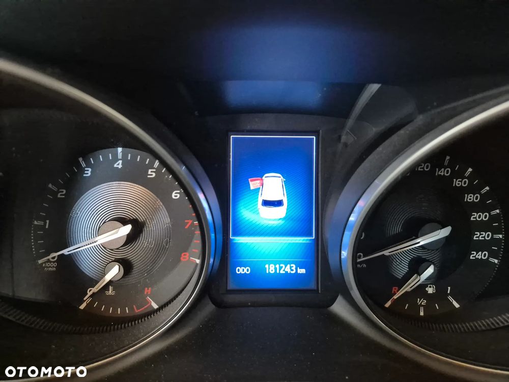 Toyota Avensis 1.8 Selection MS - 14