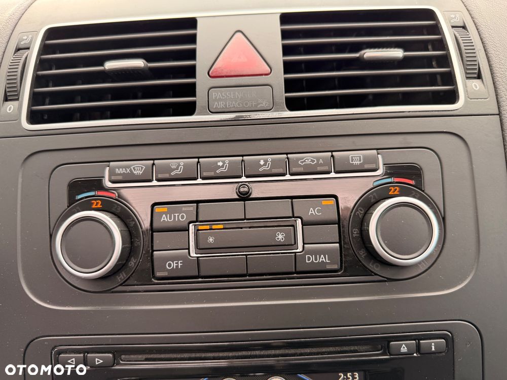 Volkswagen Touran 2.0 TDI DPF DSG Trendline - 18