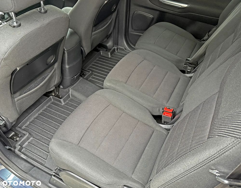 Ford Galaxy 2.0 TDCi Titanium - 16