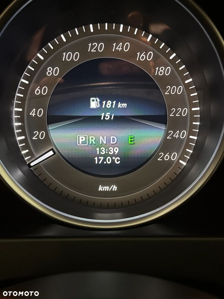 Mercedes-Benz Klasa C 220 T CDI DPF (BlueEFFICIENCY) 7G-TRONIC Avantgarde - 21