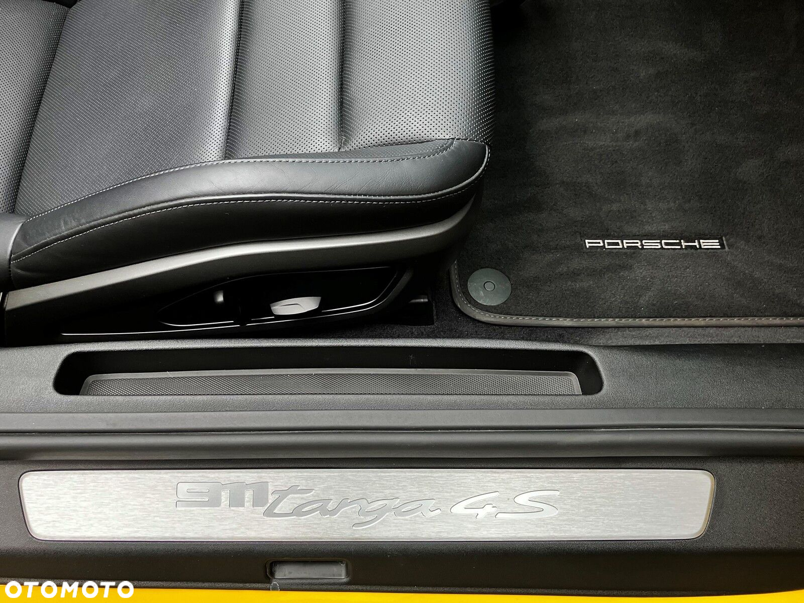 Porsche 911 Targa 4S - 21