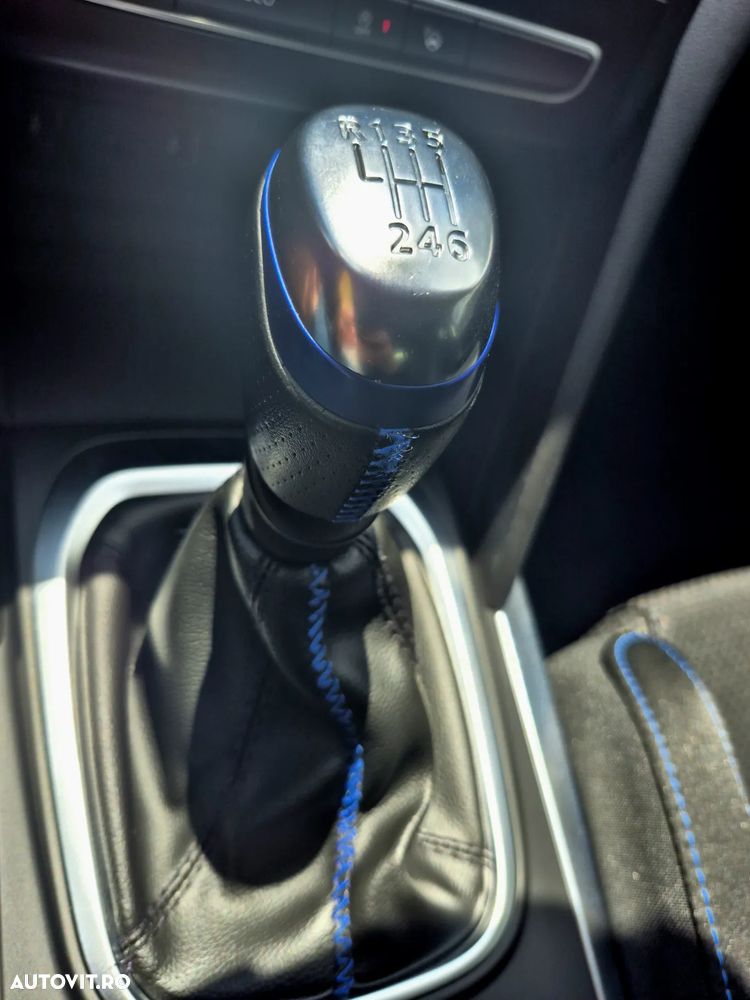 Renault Megane BLUE dCi 115 GT LINE - 39