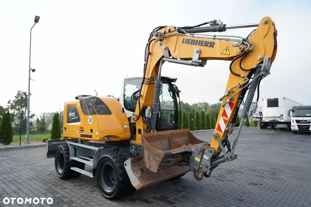 Liebherr 910 COMPACT LITRONIC / KOPARKA KOŁOWA / KLIMATYZACJA / KAMERA / 2020 ROK / PO KONTRAKCIE SERWISOWYM - 19