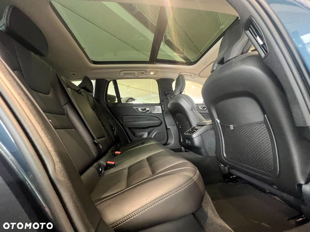 Volvo V60 B4 B Ultimate Dark - 23