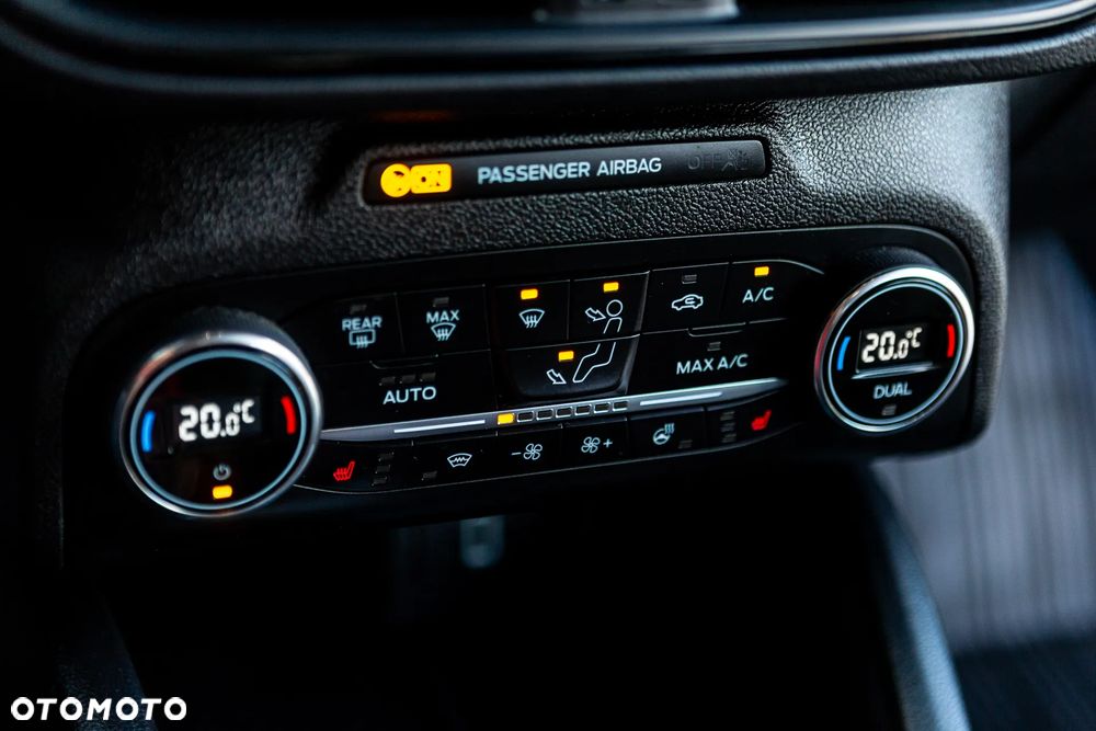 Ford Focus - 32