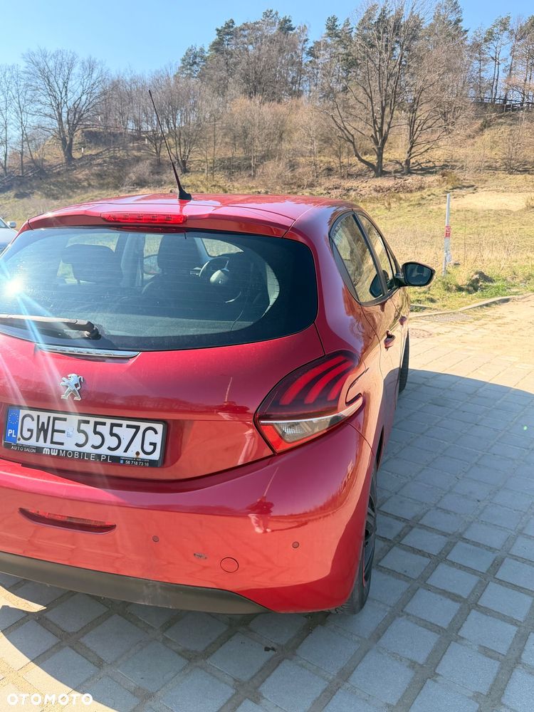 Peugeot 208 - 11