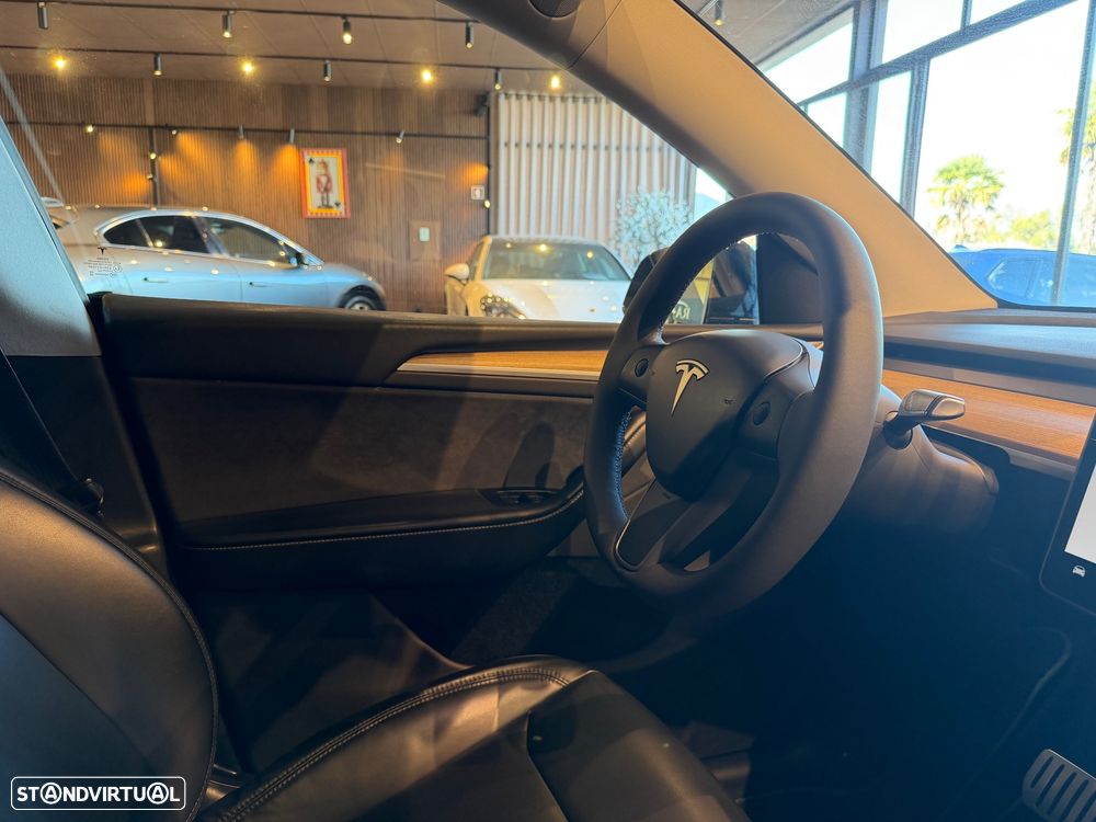 Tesla Model Y Performance Dual Motor AWD - 42