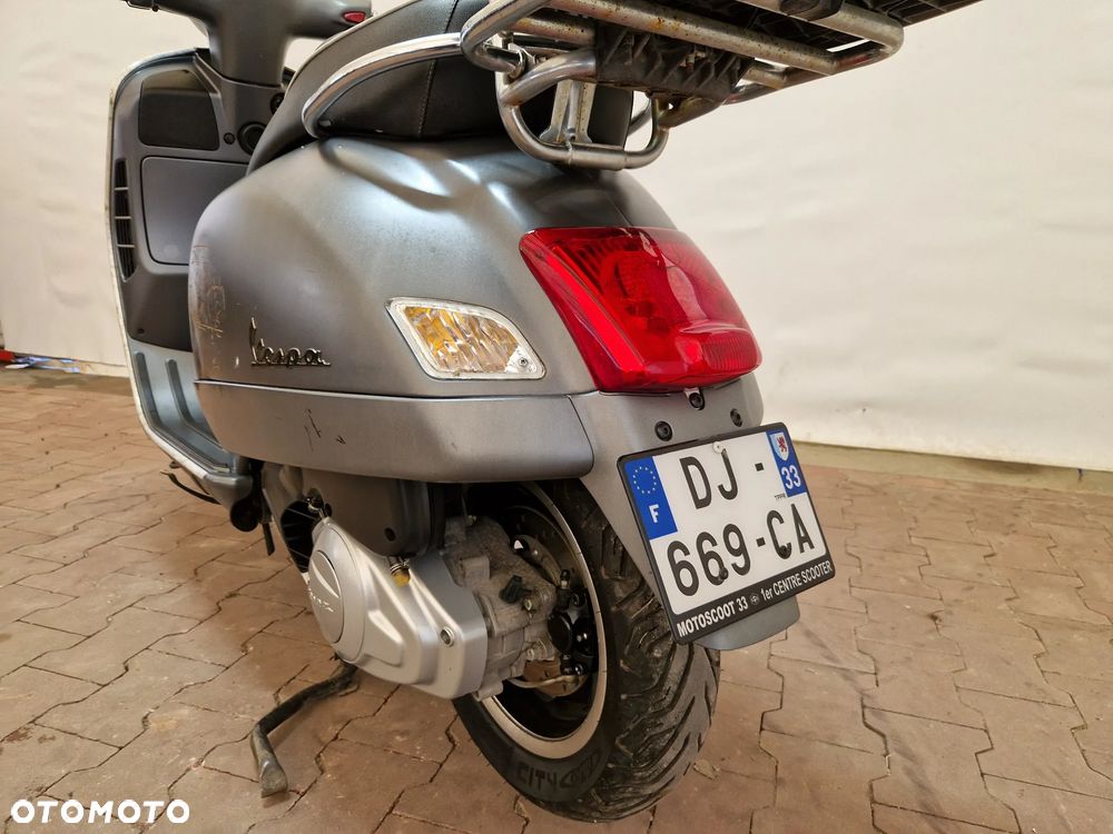 Piaggio Vespa - 18