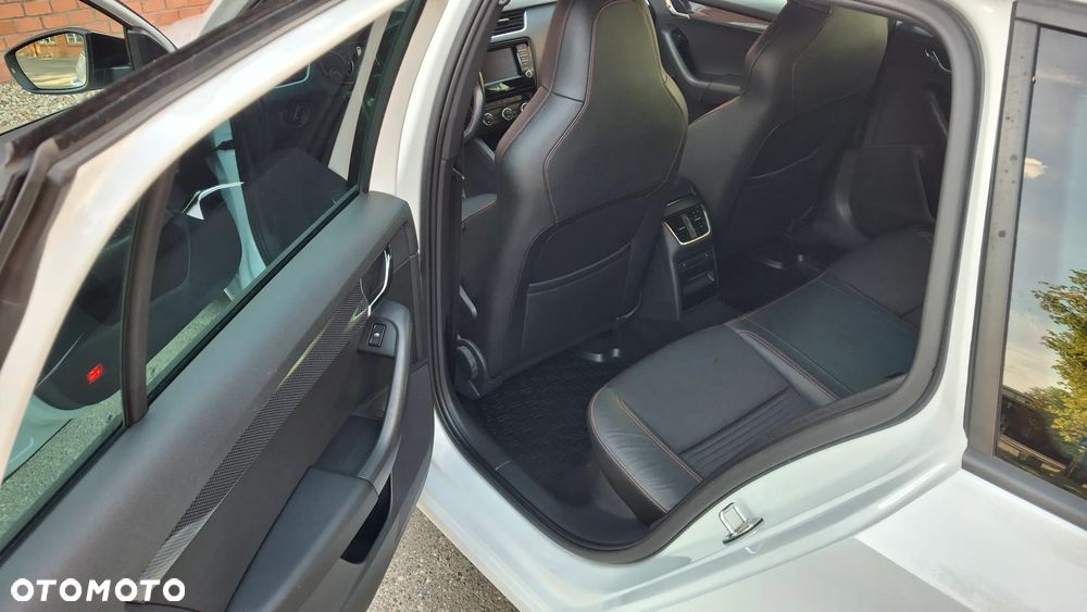 Skoda Octavia 2.0 TDI RS - 9