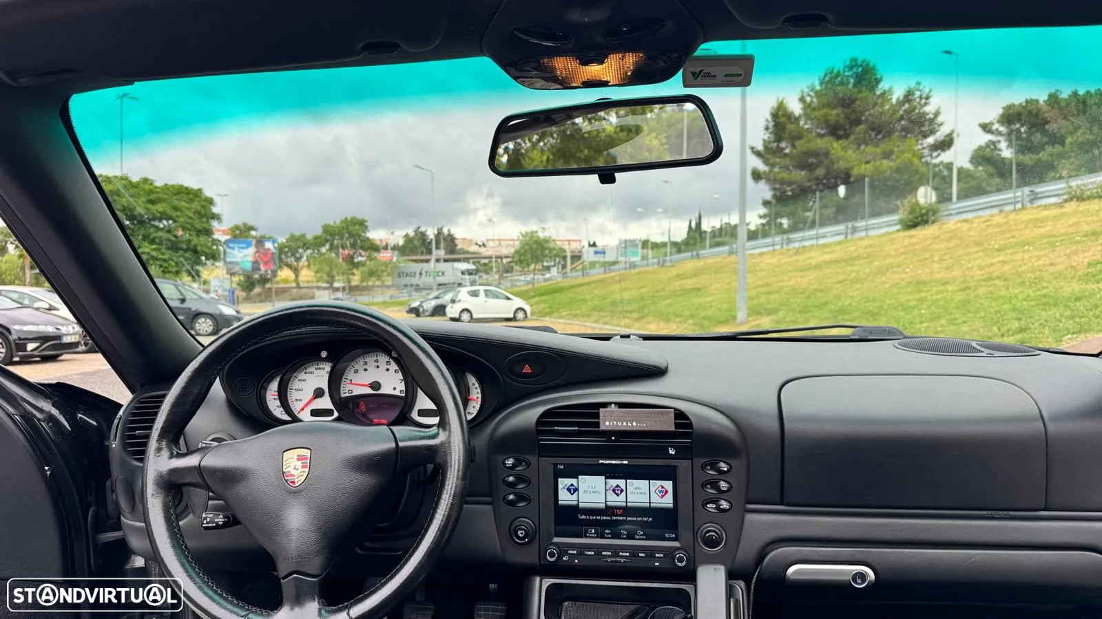 Porsche 911 (996) Carrera 4 - 18