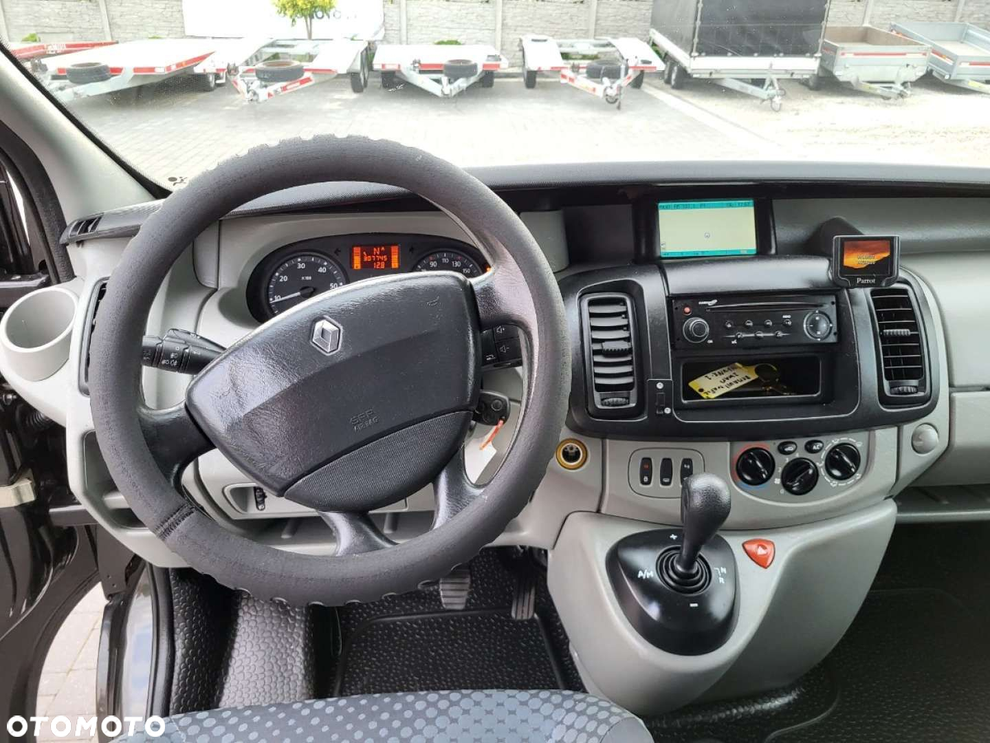 Renault Trafic - 32