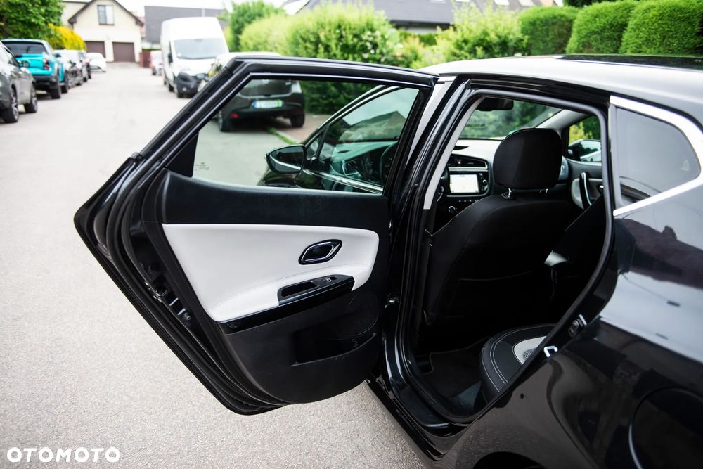 Kia Ceed 1.6 GDI ISG Platinum Edition - 29