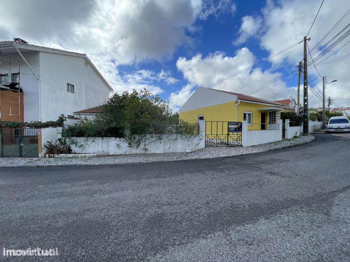 Moradia com 320m² de terreno e potencial incrível. - Grande imagem: 2/19