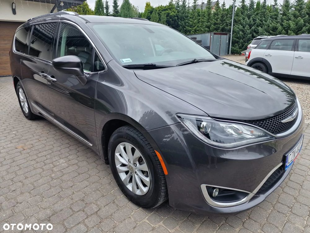 Chrysler Pacifica - 13