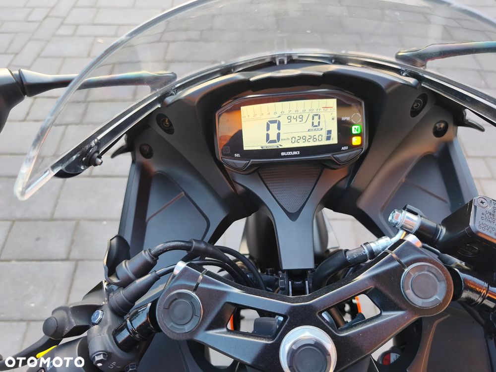 Suzuki GSX-R - 22