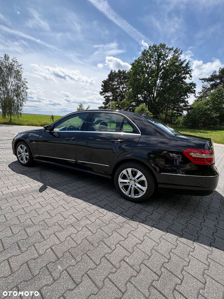 Mercedes-Benz Klasa E 250 CGI BlueEFFICIENCY Avantgarde - 3