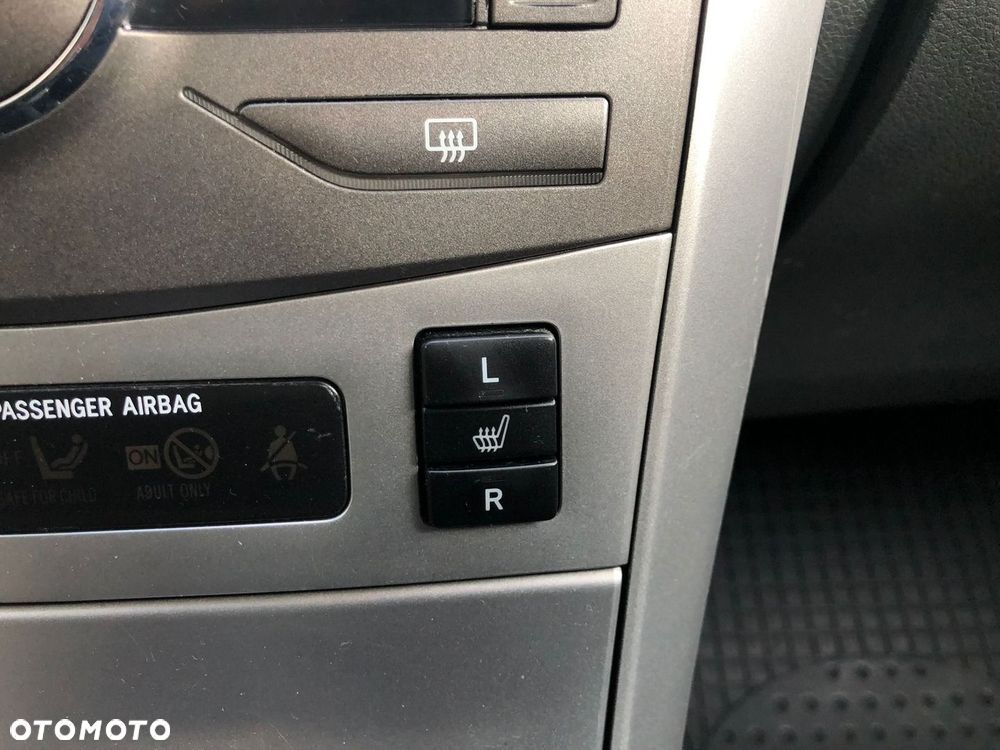 Toyota Corolla 1.6 Premium + - 17