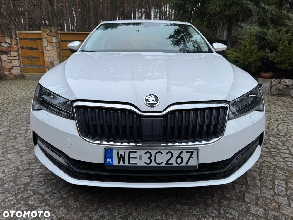 Skoda Superb 2.0 TDI SCR Ambition - 10