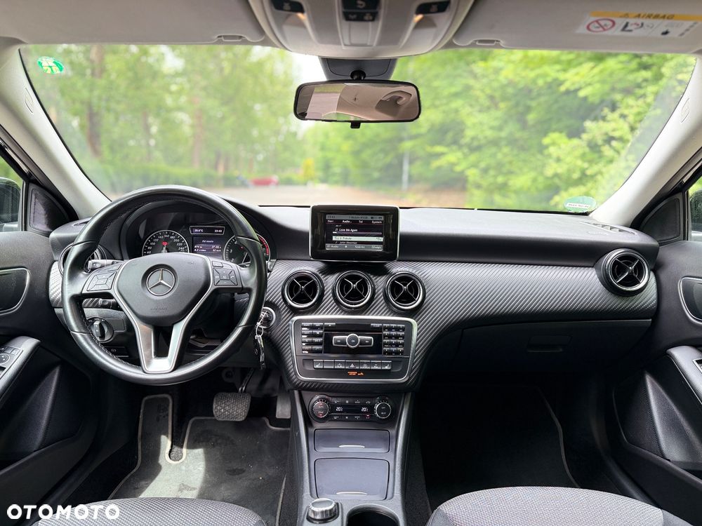 Mercedes-Benz GLA 200 7G-DCT Urban - 9