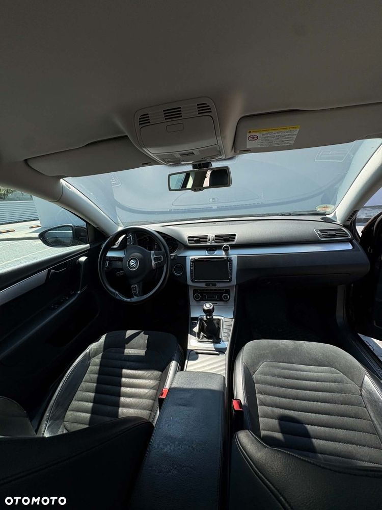 Volkswagen Passat - 8