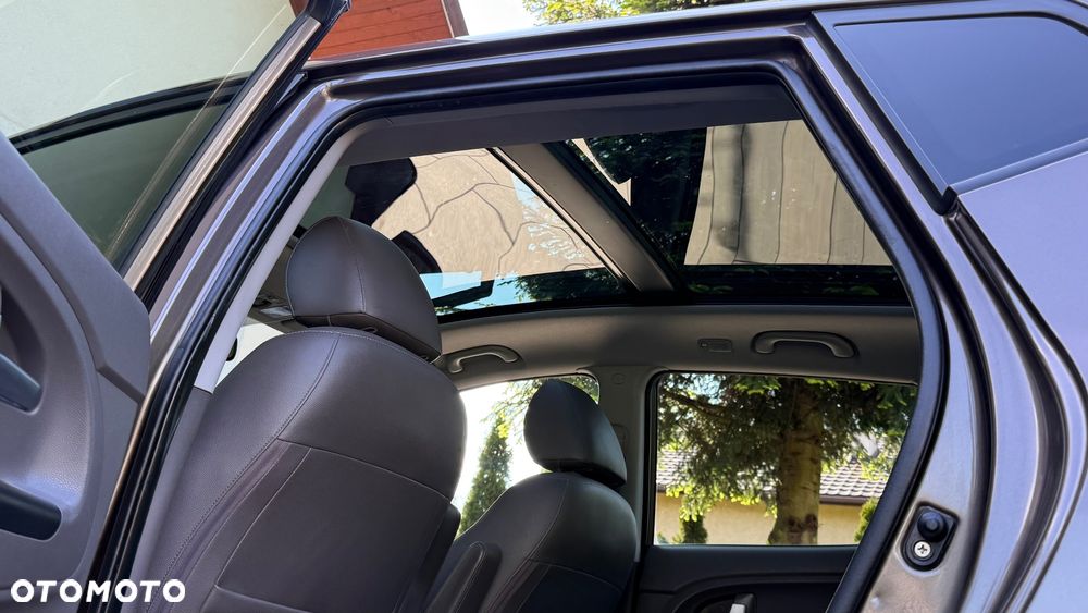 Kia Venga 1.6 CVVT Platinum Edition - 28