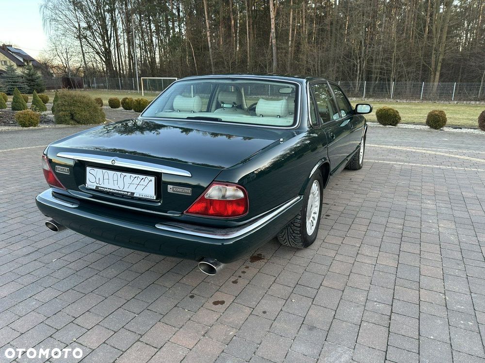Jaguar XJ - 9