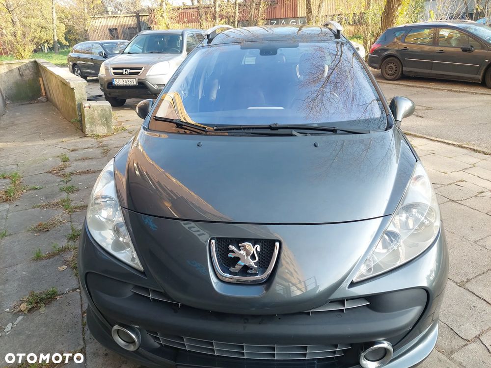 Peugeot 207 - 1