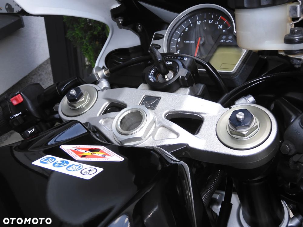 Honda CBR - 9