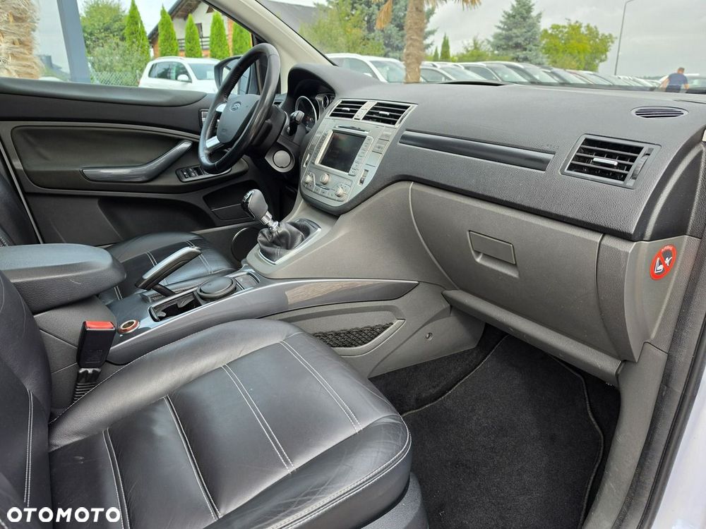Ford Kuga 2.0 TDCi 4x4 Titanium - 34