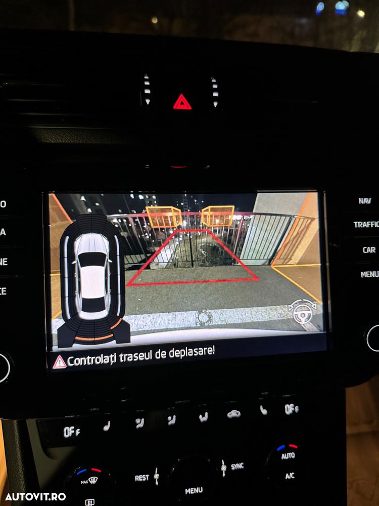 Skoda Superb 1.6 TDI DSG Ambition - 38