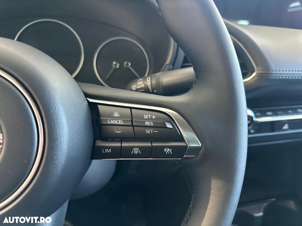 Mazda 3 e-Skyactiv X186 AT MHEV Exclusive-Line - 13