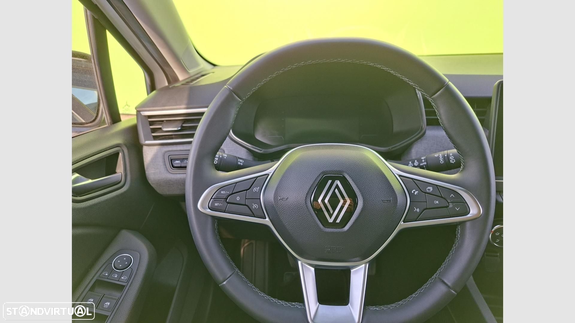 Renault Clio - 11