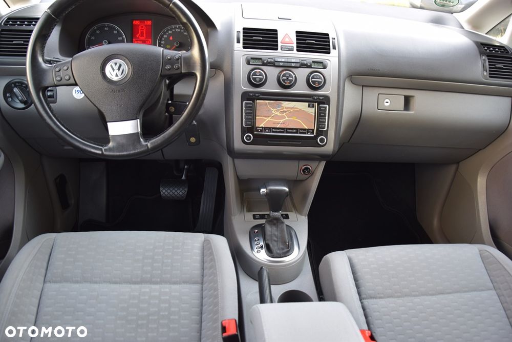Volkswagen Touran 1.4 TSI DSG Conceptline - 13