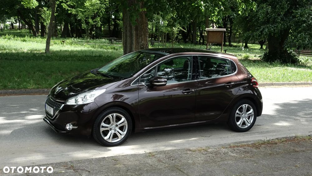 Peugeot 208 120 VTI Allure - 28