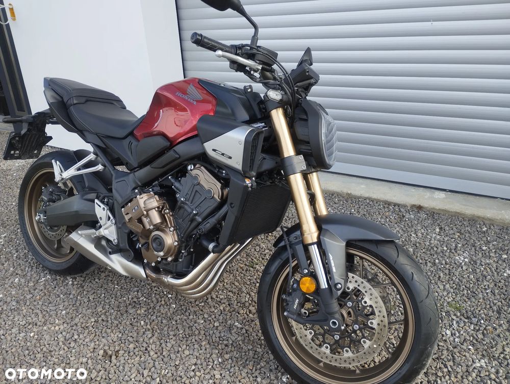 Honda CB - 12