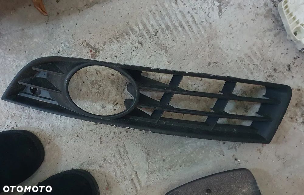 Vw Passat B6 Kratka zderzaka lewa