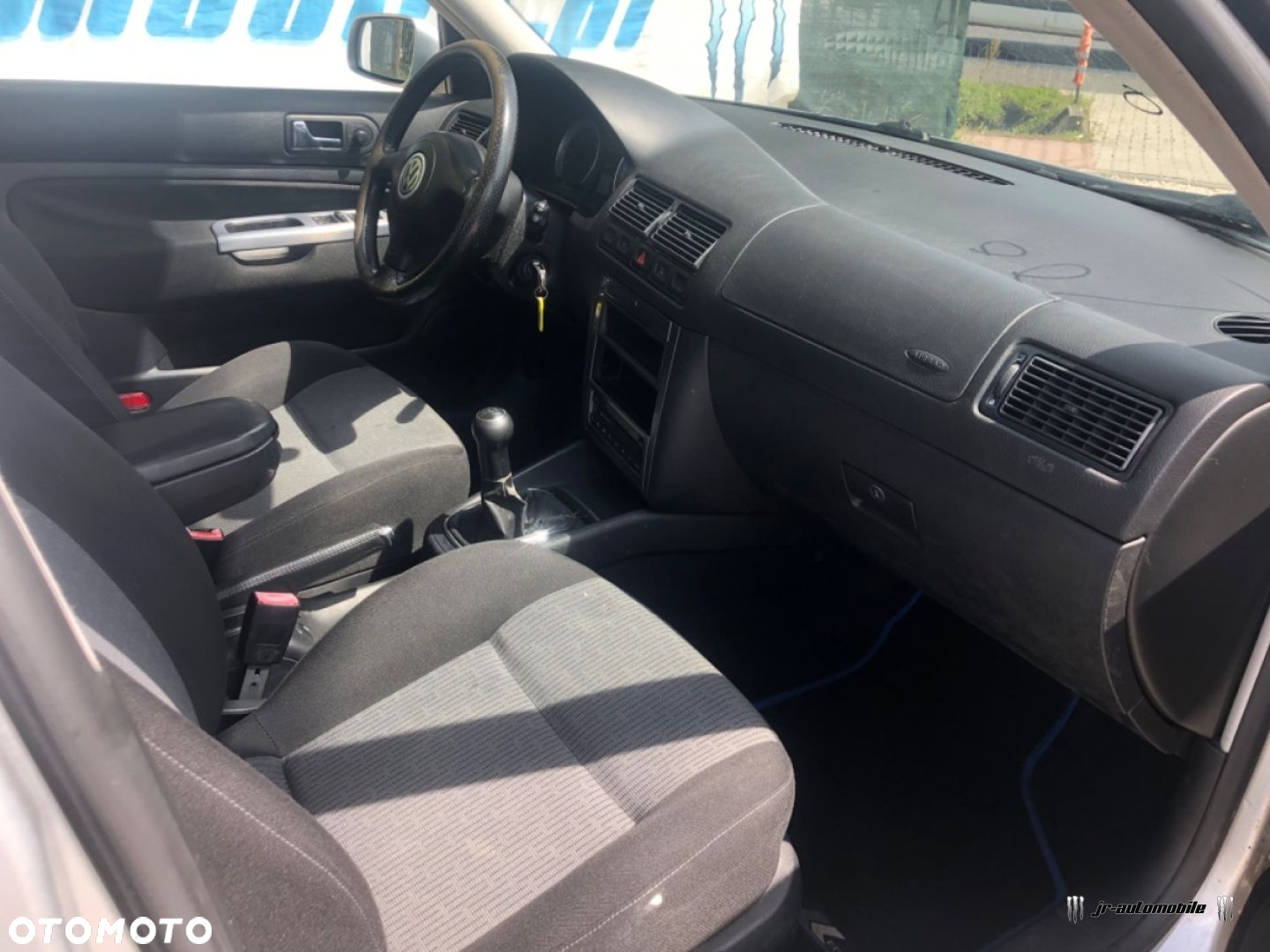 Volkswagen Golf - 6