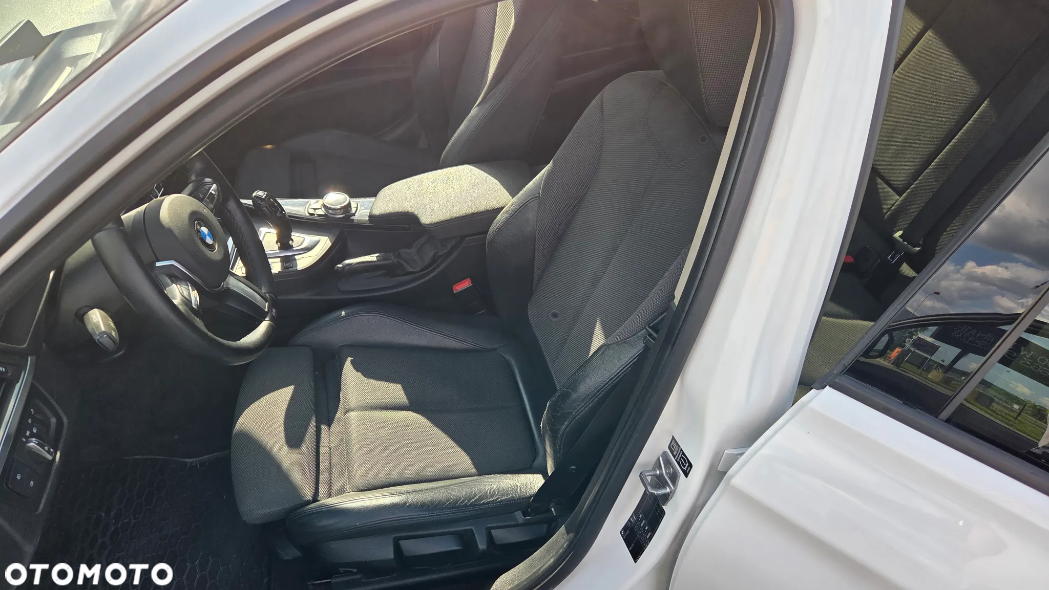 BMW Seria 3 320d Efficient Dynamics Luxury Line sport - 24