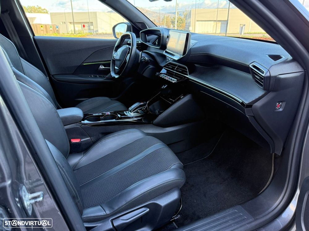 Peugeot 2008 1.2 PureTech GT Line EAT8 - 25